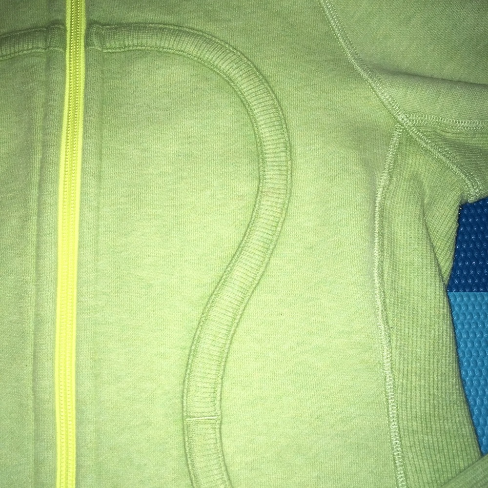Lululemon Scuba hoodie - Picture 5 of 6